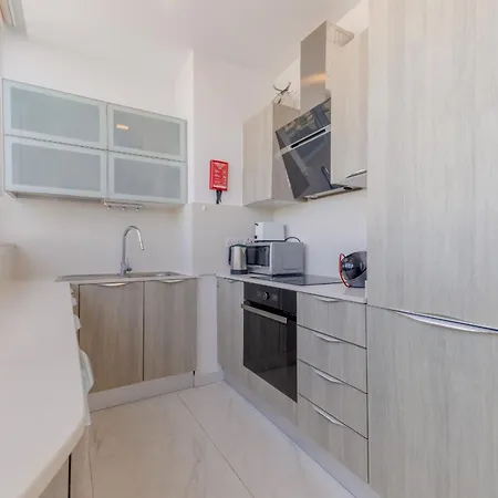 The Roof - By Solea Balzan